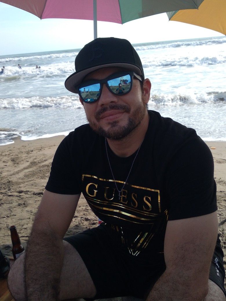 Iván León